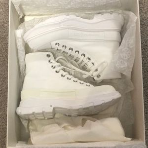 Alexander McQueen Tread Slick canvas/leather boots NEW/DEFECTS size 38 women 7.5